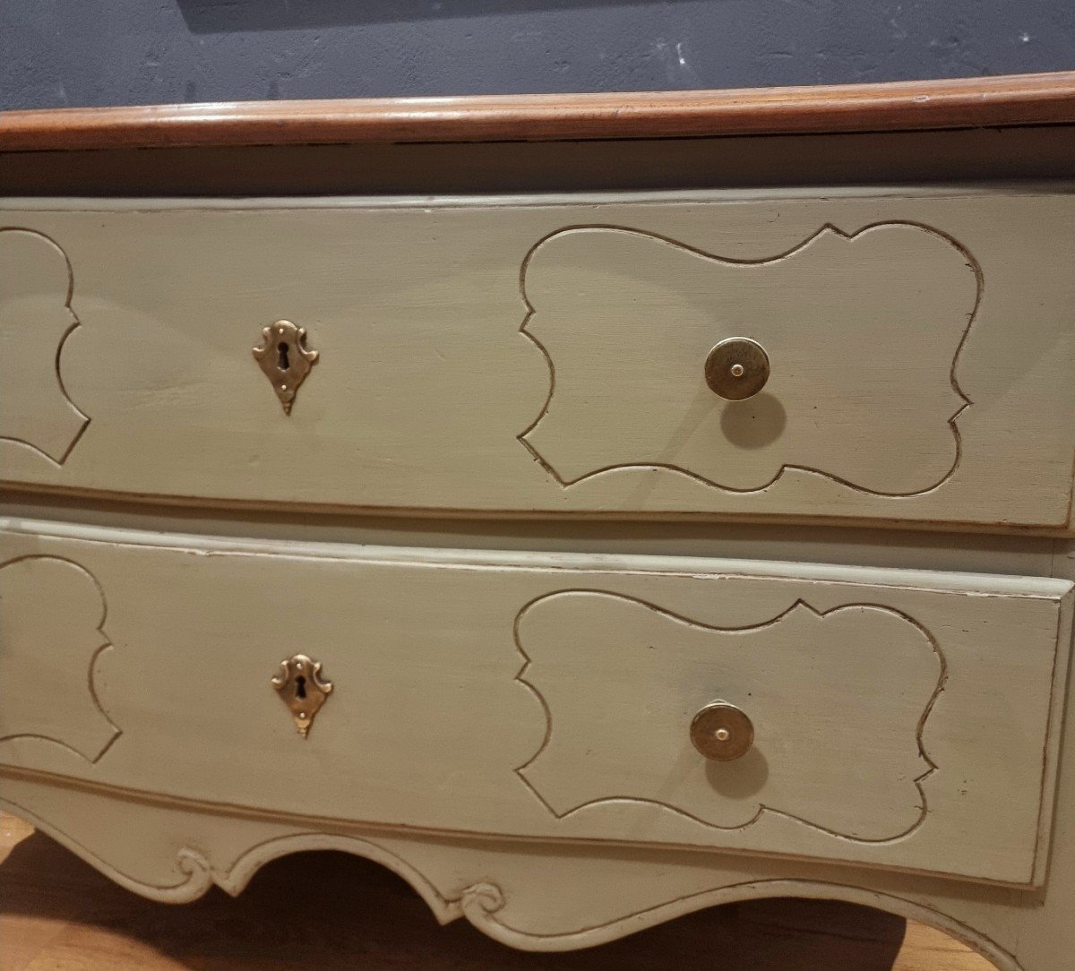 18th Century Parmesan Chest Of Drawers In Sage Green Lacquer-photo-3