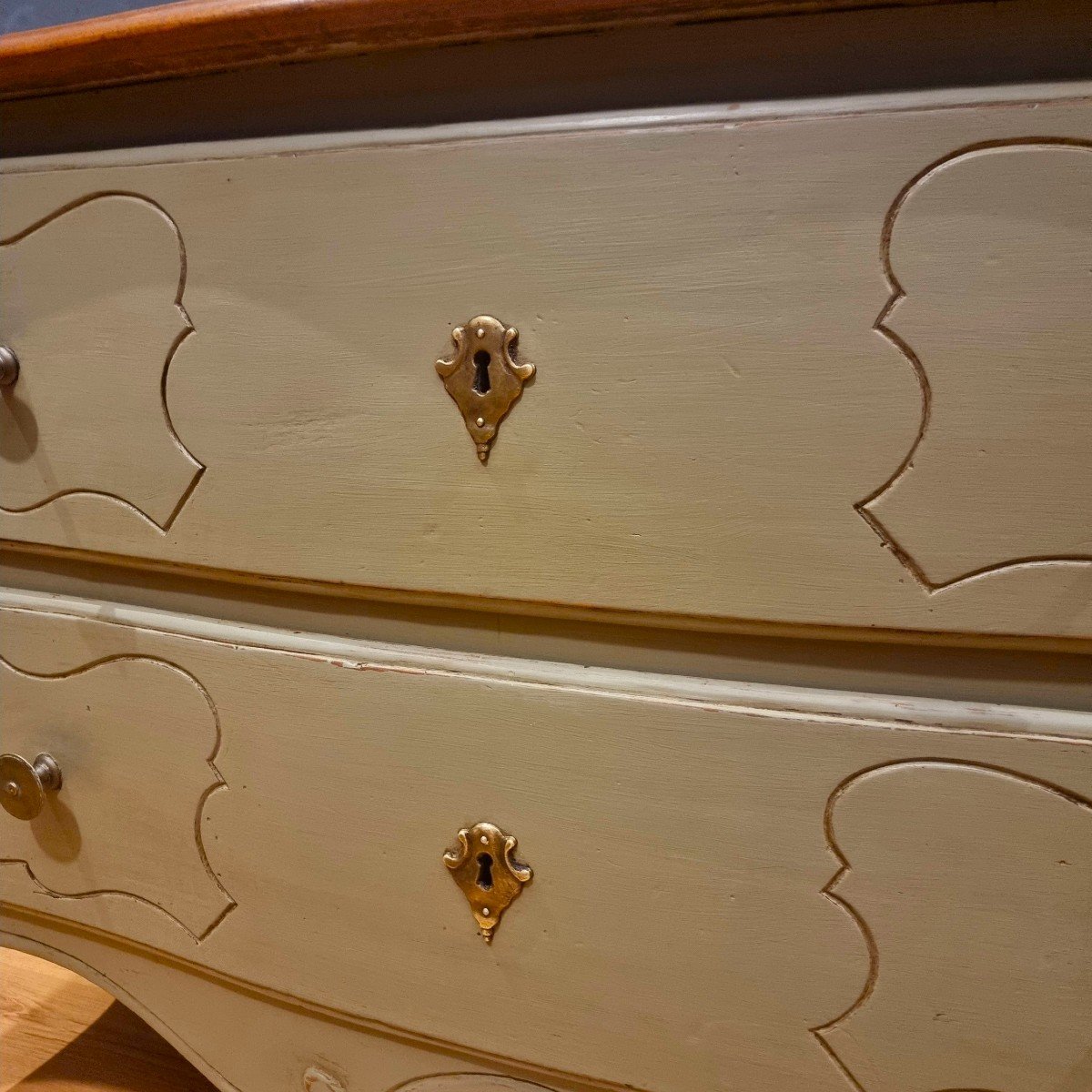 18th Century Parmesan Chest Of Drawers In Sage Green Lacquer-photo-4