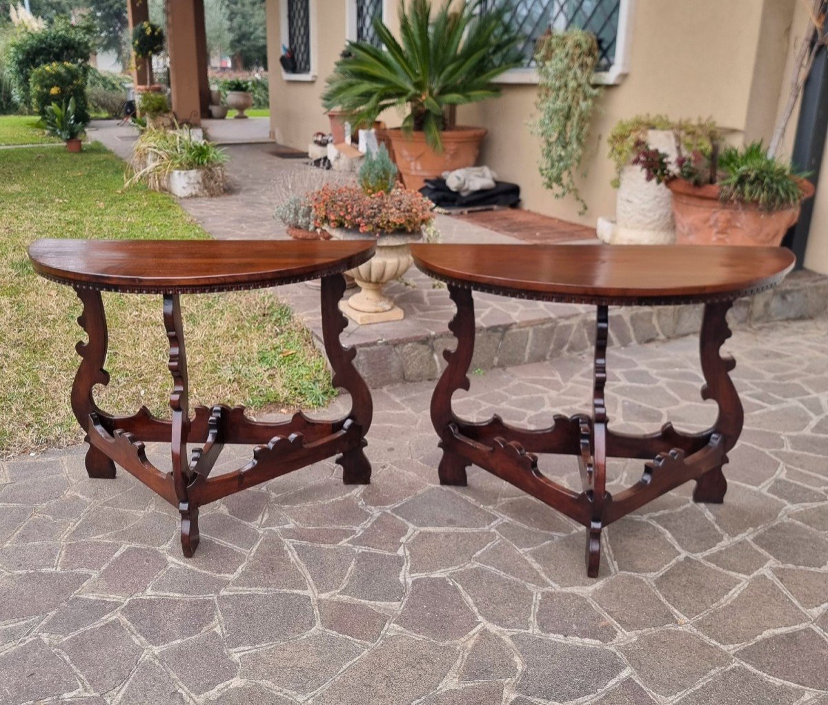 Pair Of 18th-century Bolognese Walnut Consoles-photo-2