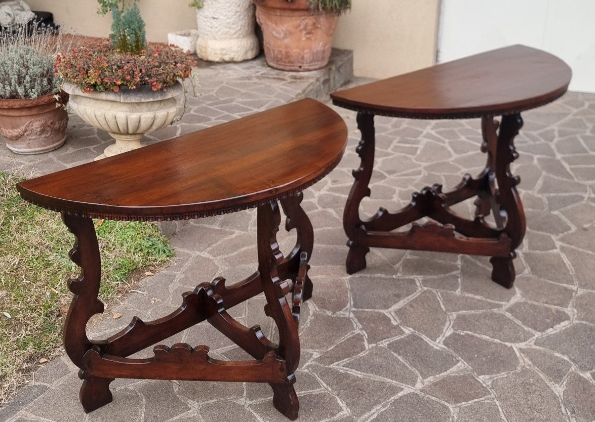 Pair Of 18th-century Bolognese Walnut Consoles-photo-2