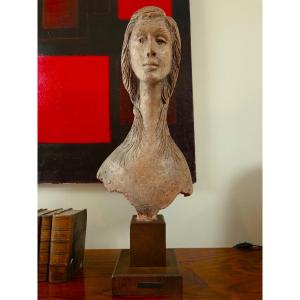 Sculpture Féminine En Terre Cuite De 1976 : Un Chef-d'œuvre De Vincenzo Brunetti