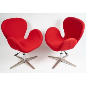 Pair Of "swan" Armchairs By Arne Jacobsen