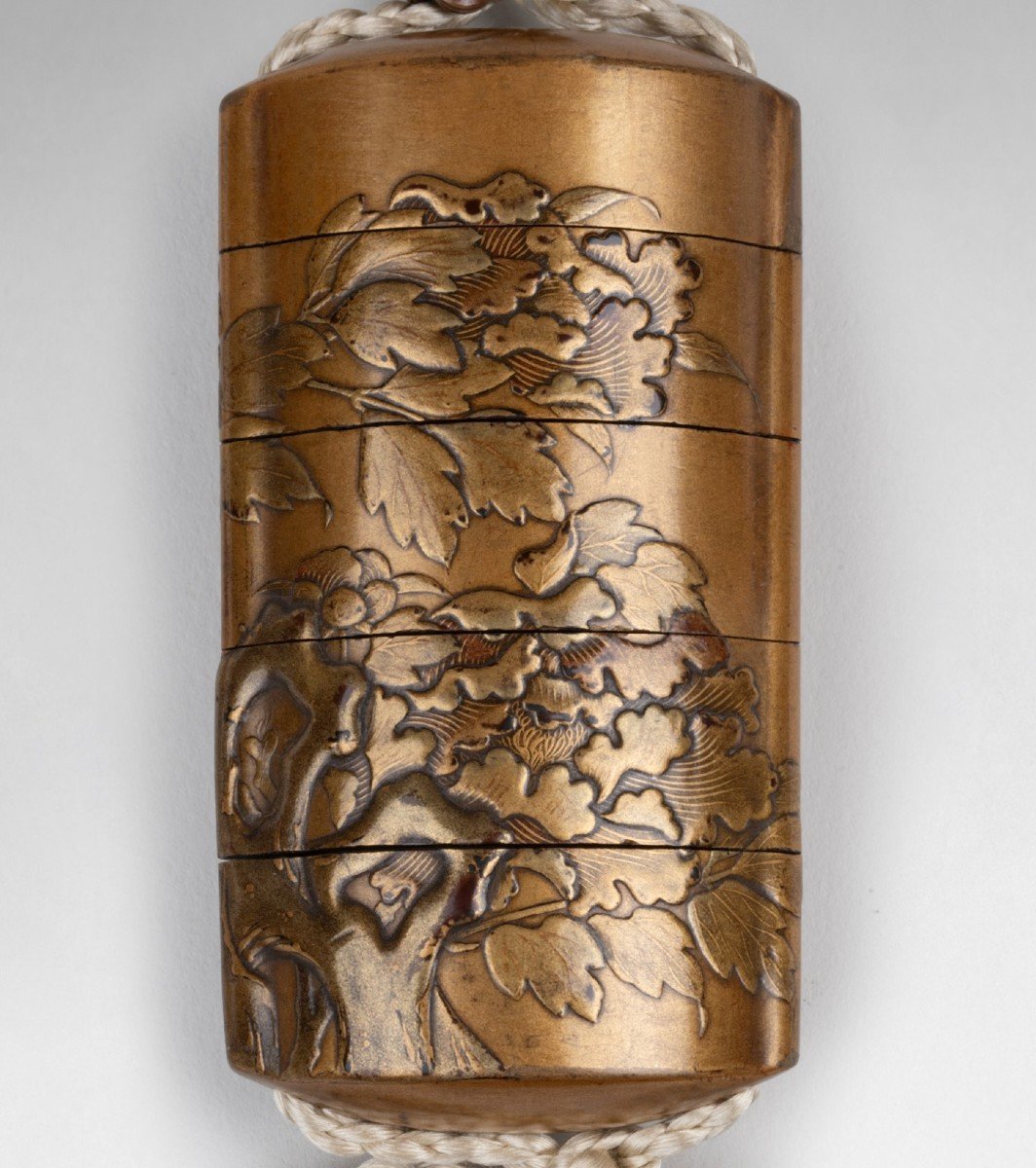 Inro Kajikawa In Gold Lacquer Decorated With Peony Chrysanthemums Japan Edo-photo-2