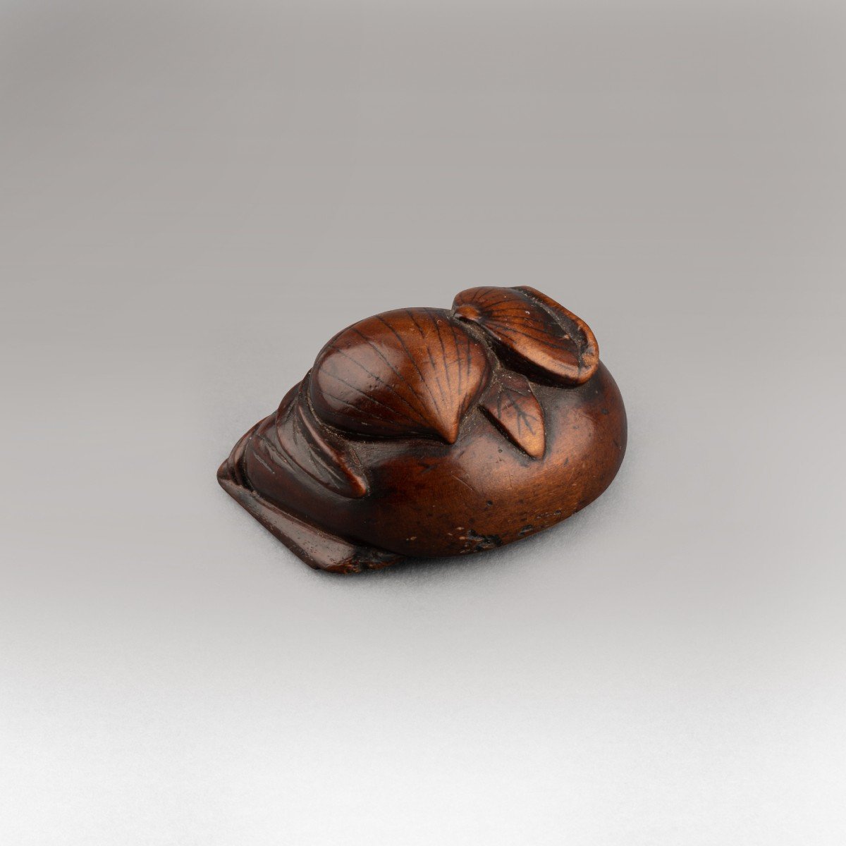 Netsuke Depicting Chestnuts Placed On  Hoteï 's Bag. Edo Japan-photo-3