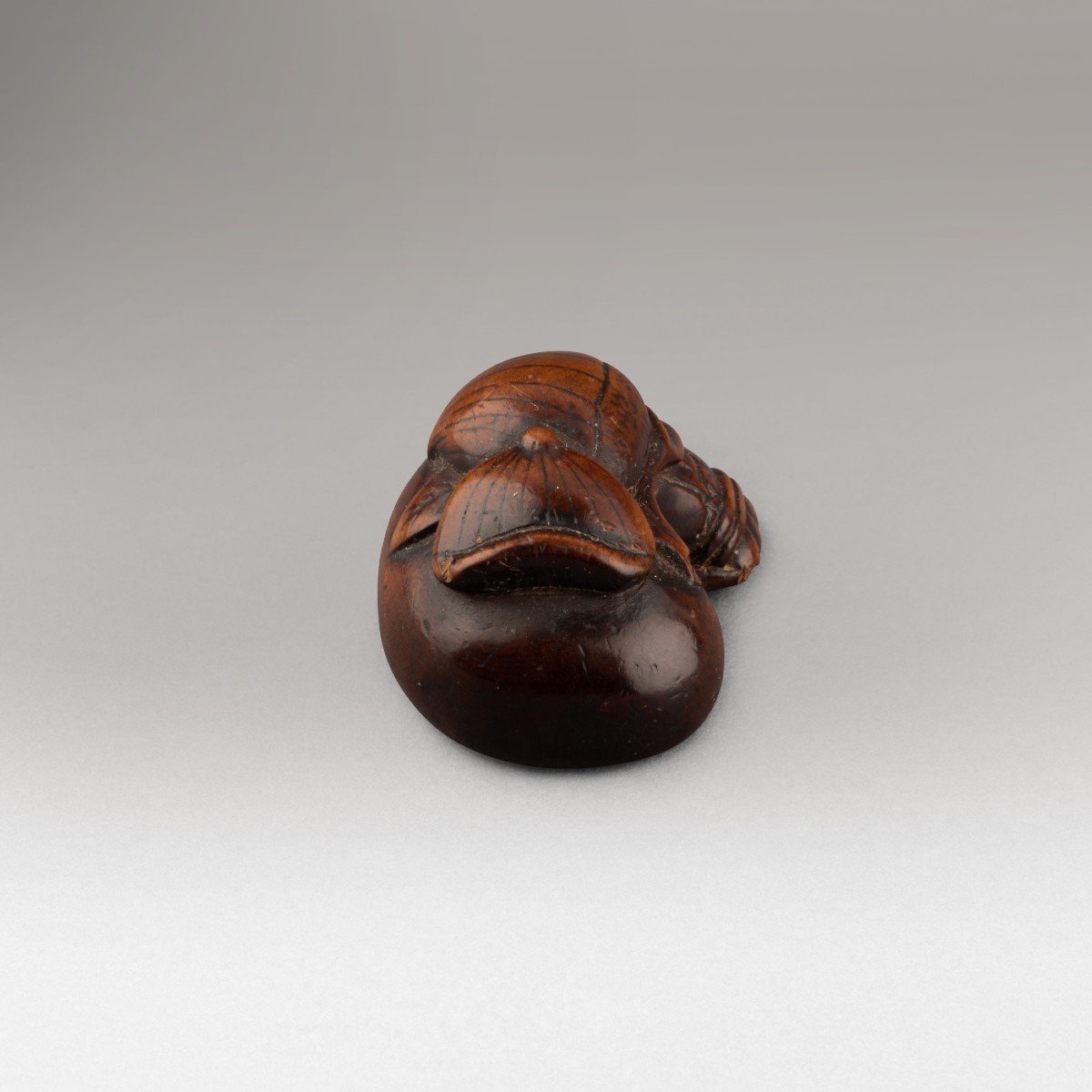 Netsuke Depicting Chestnuts Placed On  Hoteï 's Bag. Edo Japan-photo-4