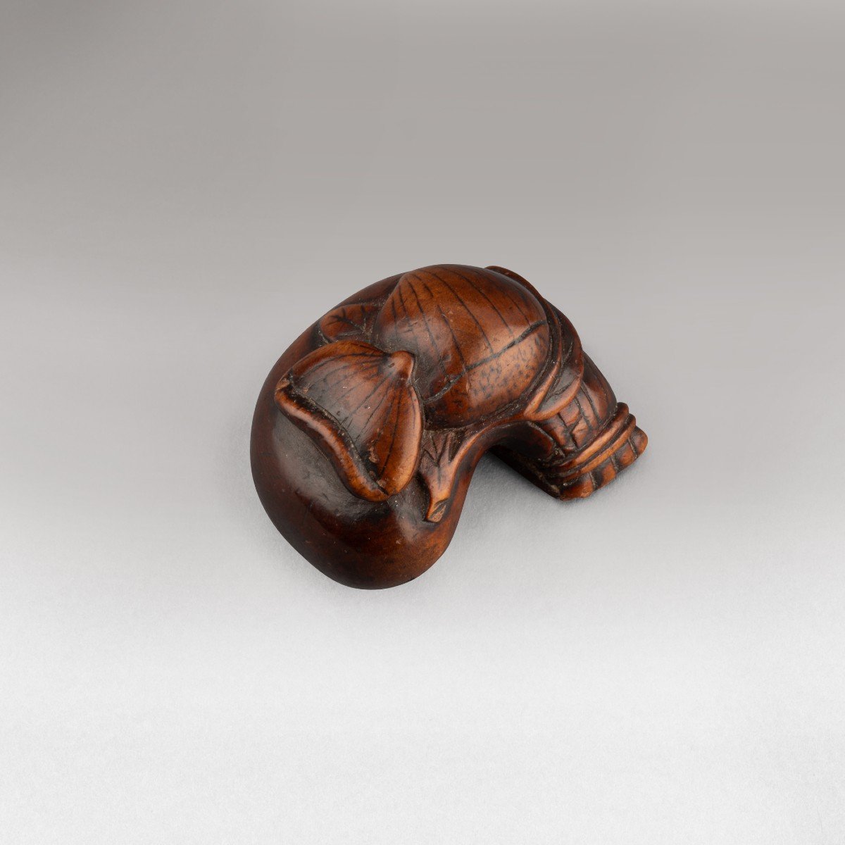 Netsuke Depicting Chestnuts Placed On  Hoteï 's Bag. Edo Japan-photo-3