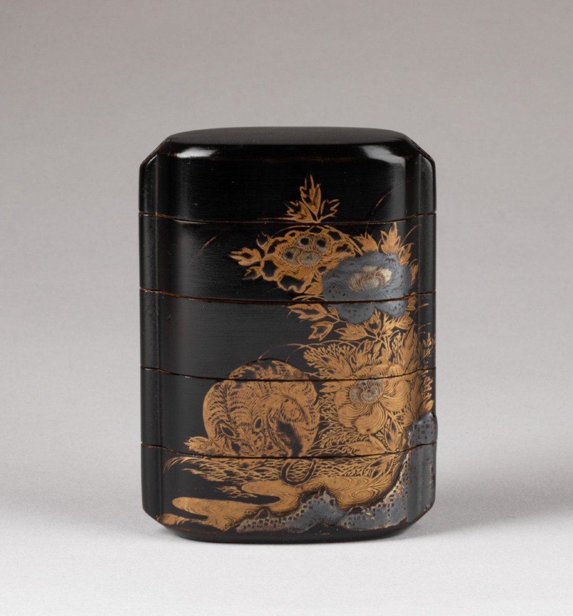 Japanese Urushi Lacquer Inro, Big Cat Lying Under A Peony Tree. Edo Japan 