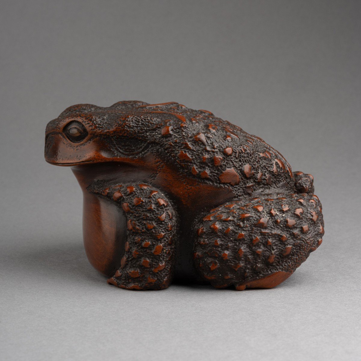 A Good And Strong Wood Model Of A Toad Squatting. Okimono, Sculpture, Japan, Edo, 19th Century-photo-1