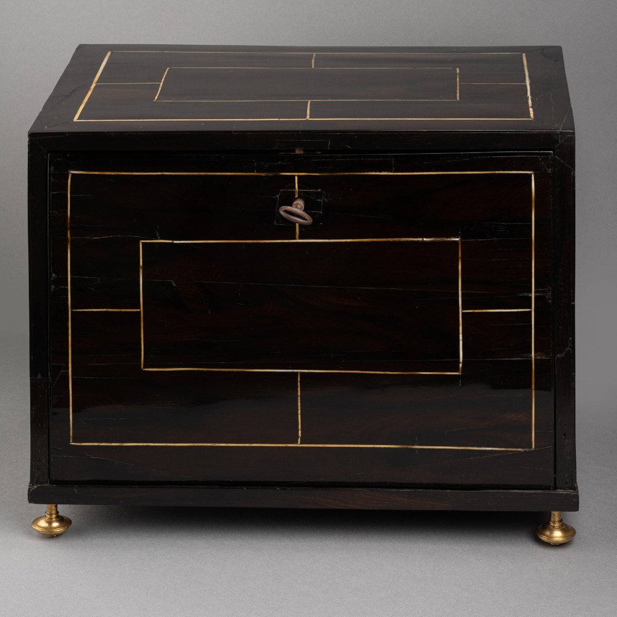 Small Travel Cabinet In Rosewood Veneer, 17th Century-photo-2