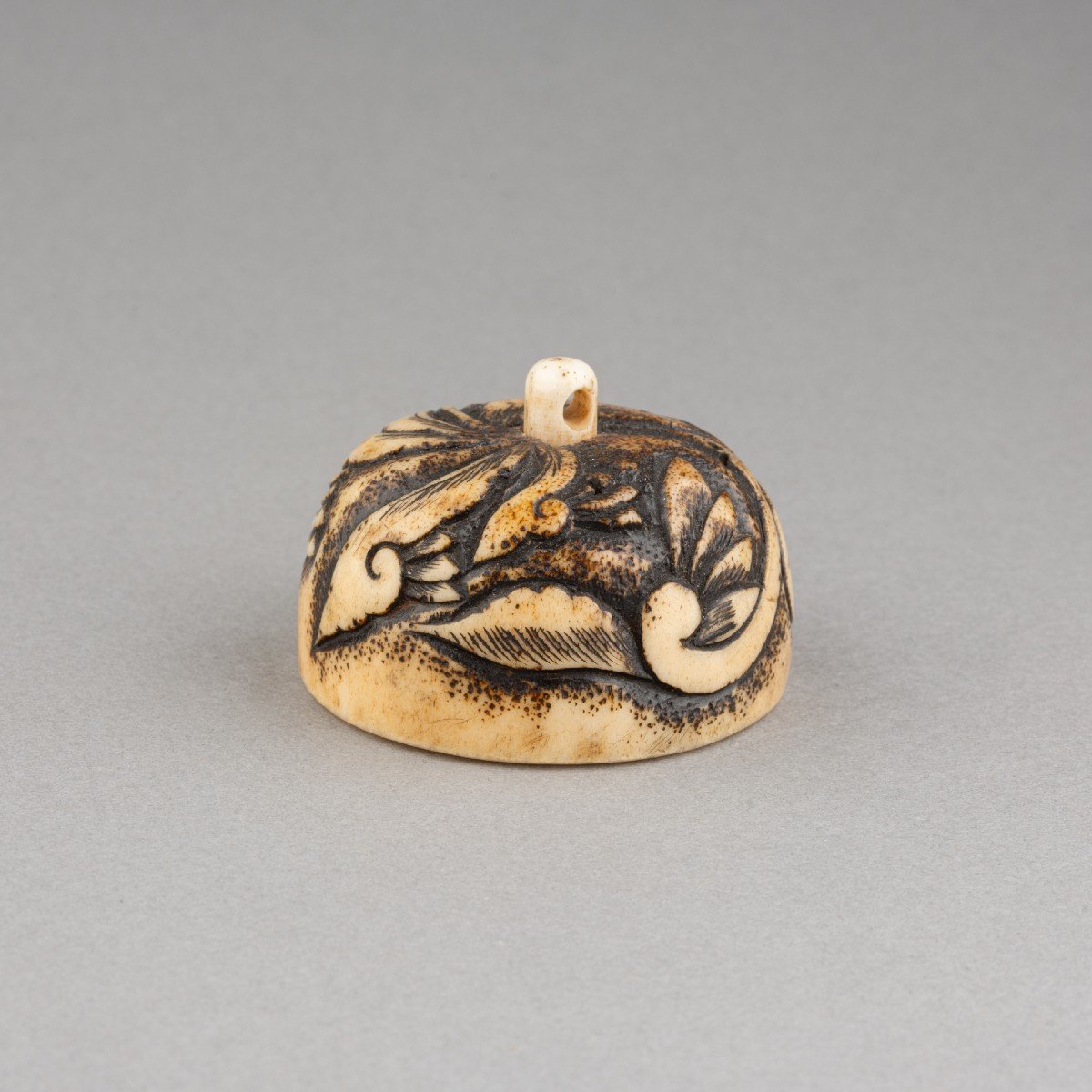 Deer Horn Netsuke, Forming An Ashtray. Japan, Late Edo, 19th Century-photo-2