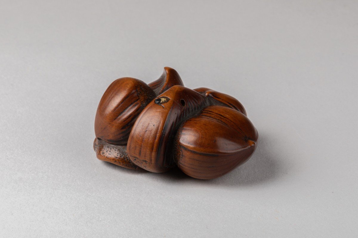 Netsuke - Groupe De Châtaignes Accolées En Buis Sculpté