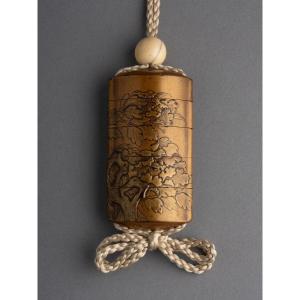 Inro Kajikawa In Gold Lacquer Decorated With Peony Chrysanthemums Japan Edo