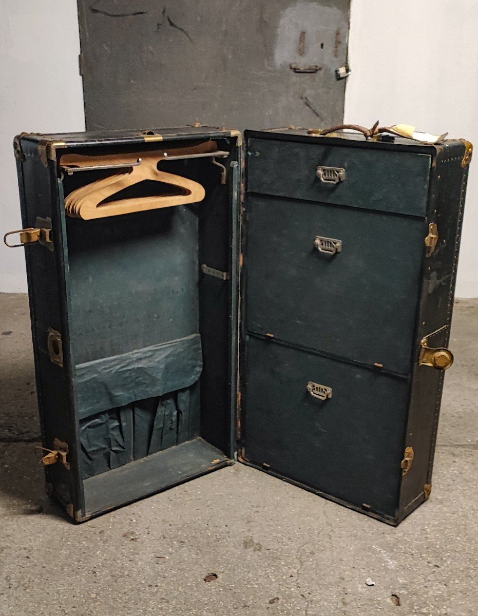 Old Cabin Travel Trunk