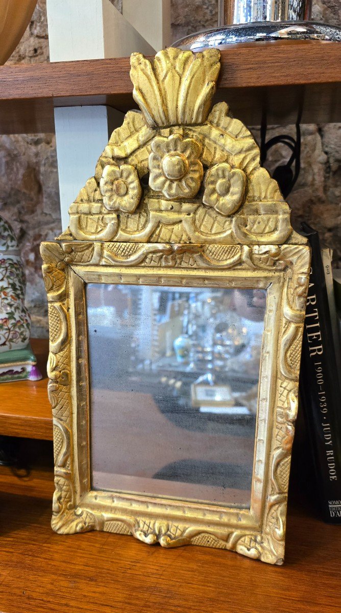 Small Louis XIV Mirror In Gilded Carved Wood, Early 18th Century