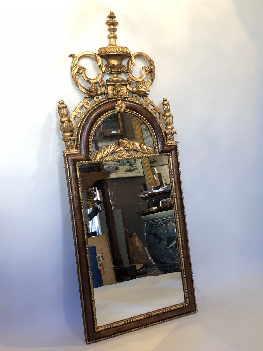 18th Century Mirror In Carved Wood.-photo-1