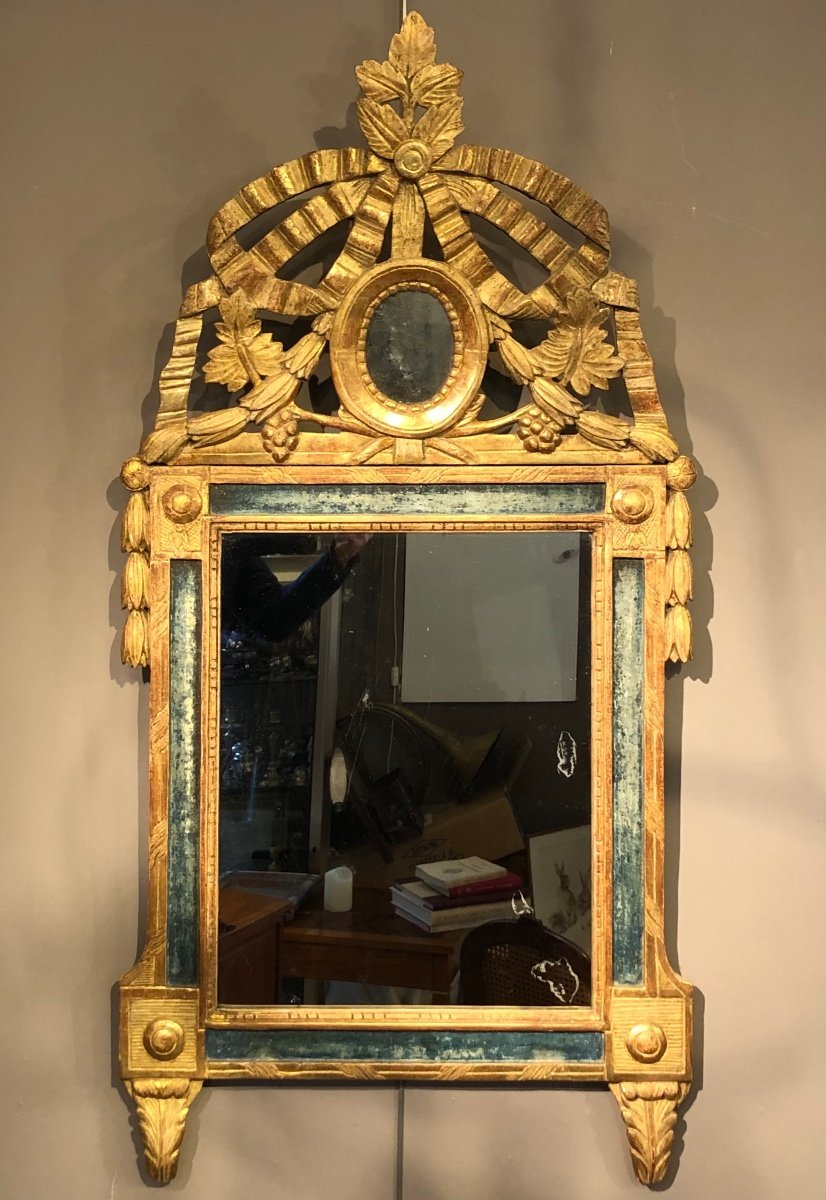 Louis XVI Period Mirror In Golden Wood. 