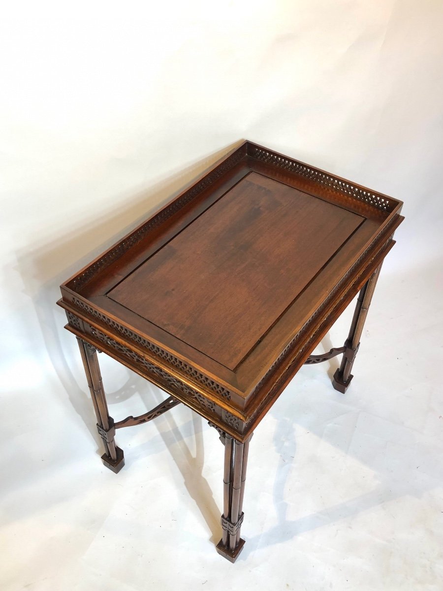 Mahogany Tea Table Or Serving Table From The Late 19th Century. -photo-4