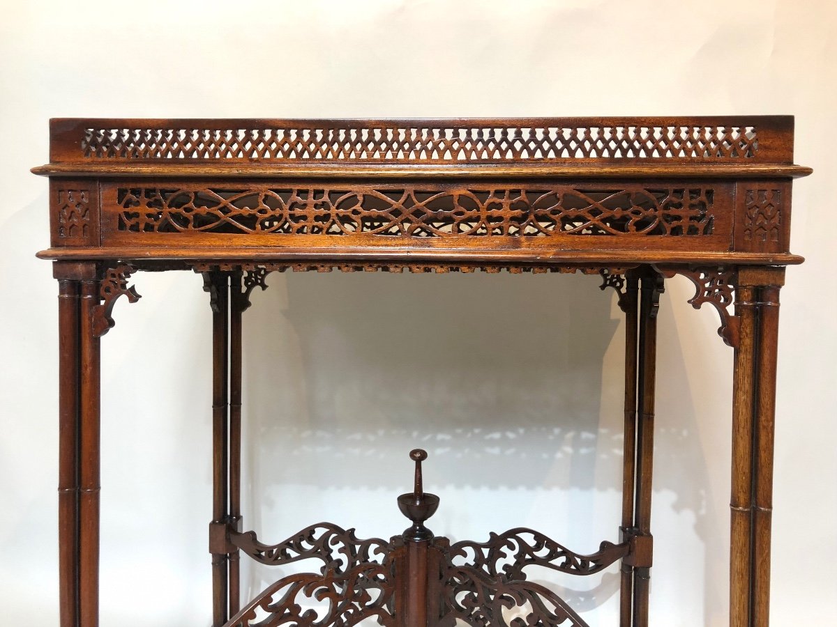 Mahogany Tea Table Or Serving Table From The Late 19th Century. -photo-2