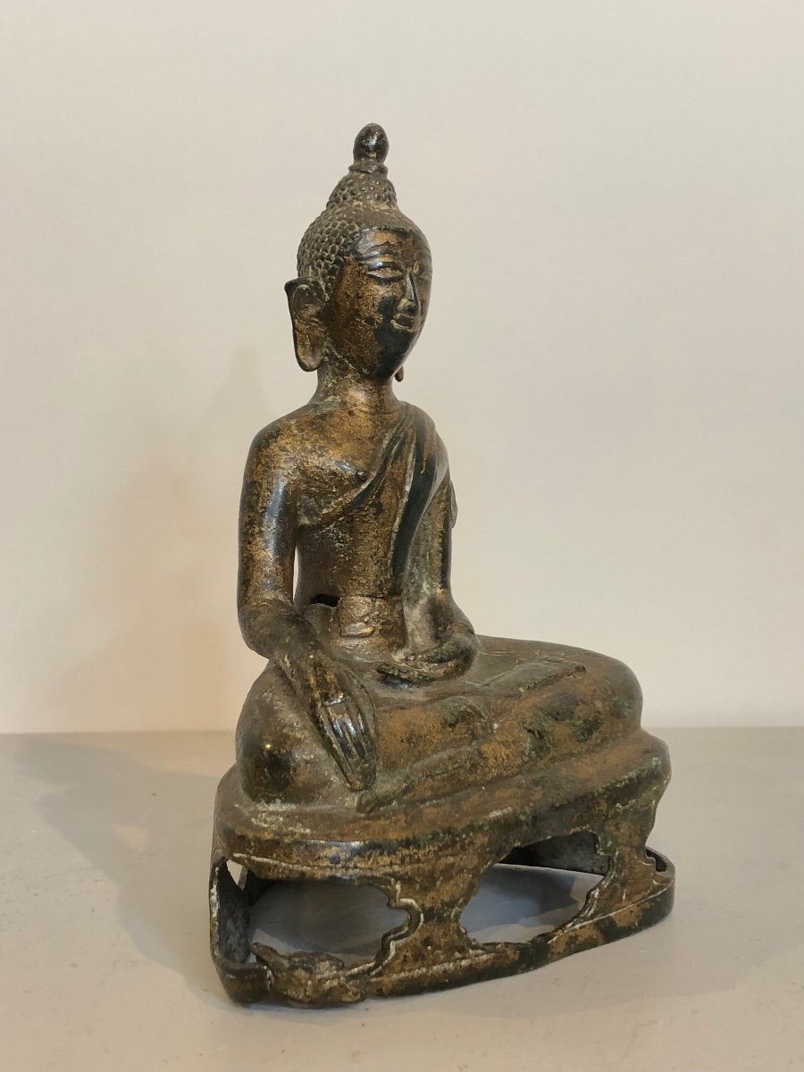 18th Century Bronze Buddha Of Thai Origin.-photo-2