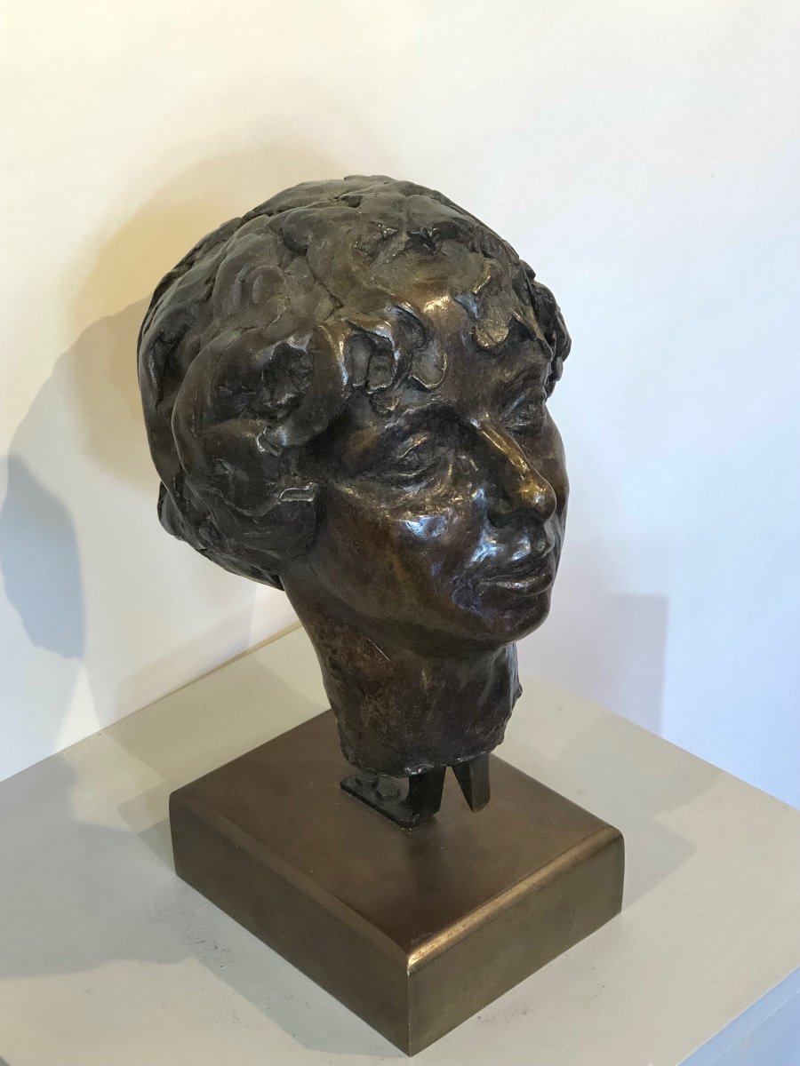 Bronze Head Of A Woman From The 1950s. -photo-5