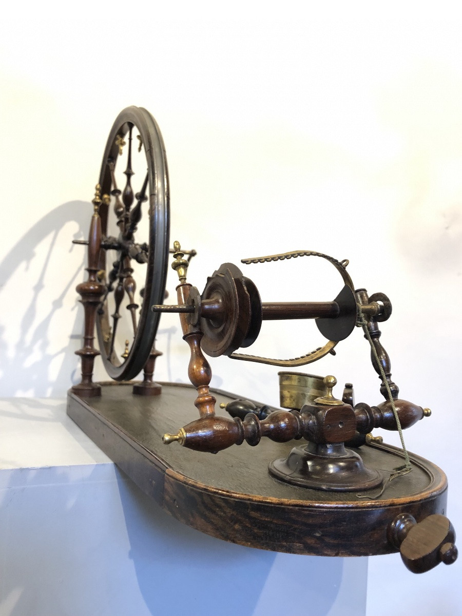 18th Century Table Spinning Wheel. -photo-1