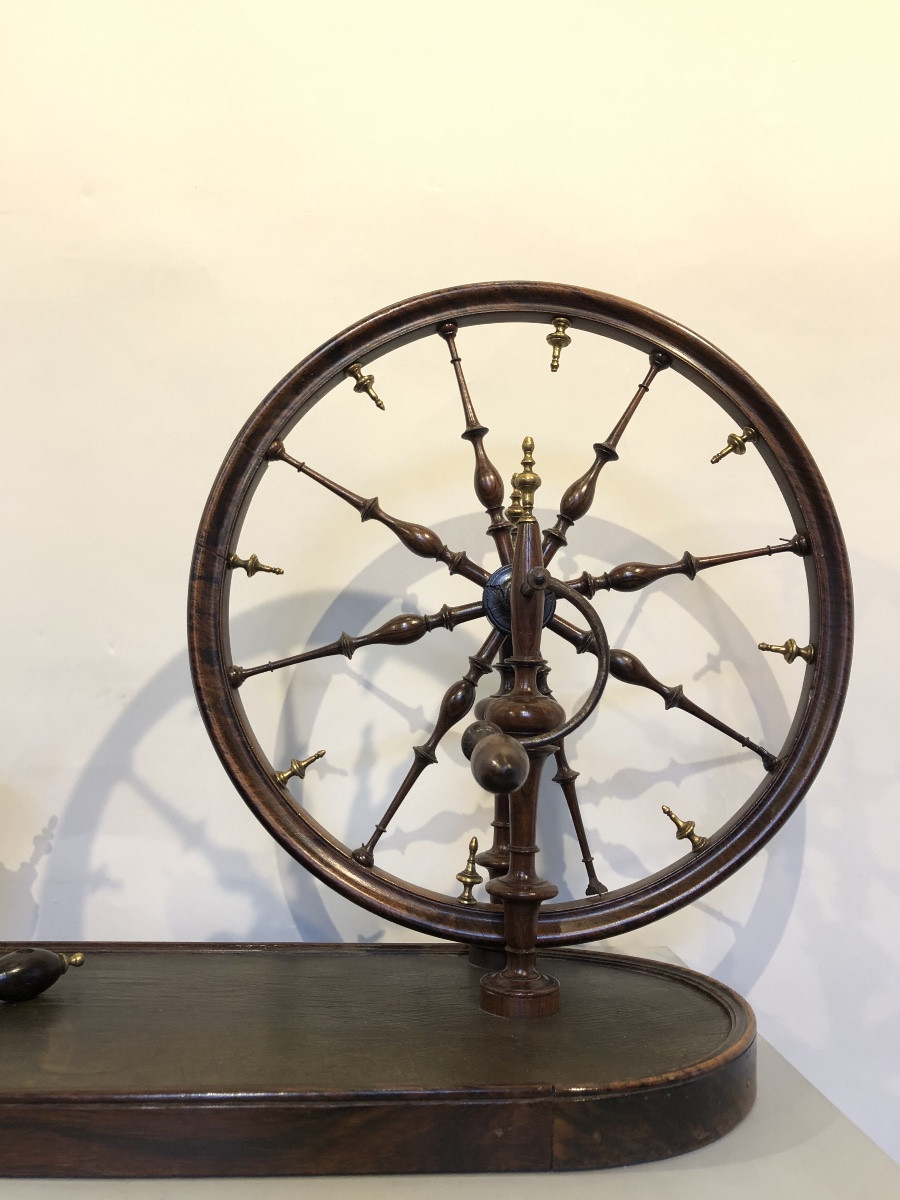 18th Century Table Spinning Wheel. -photo-3