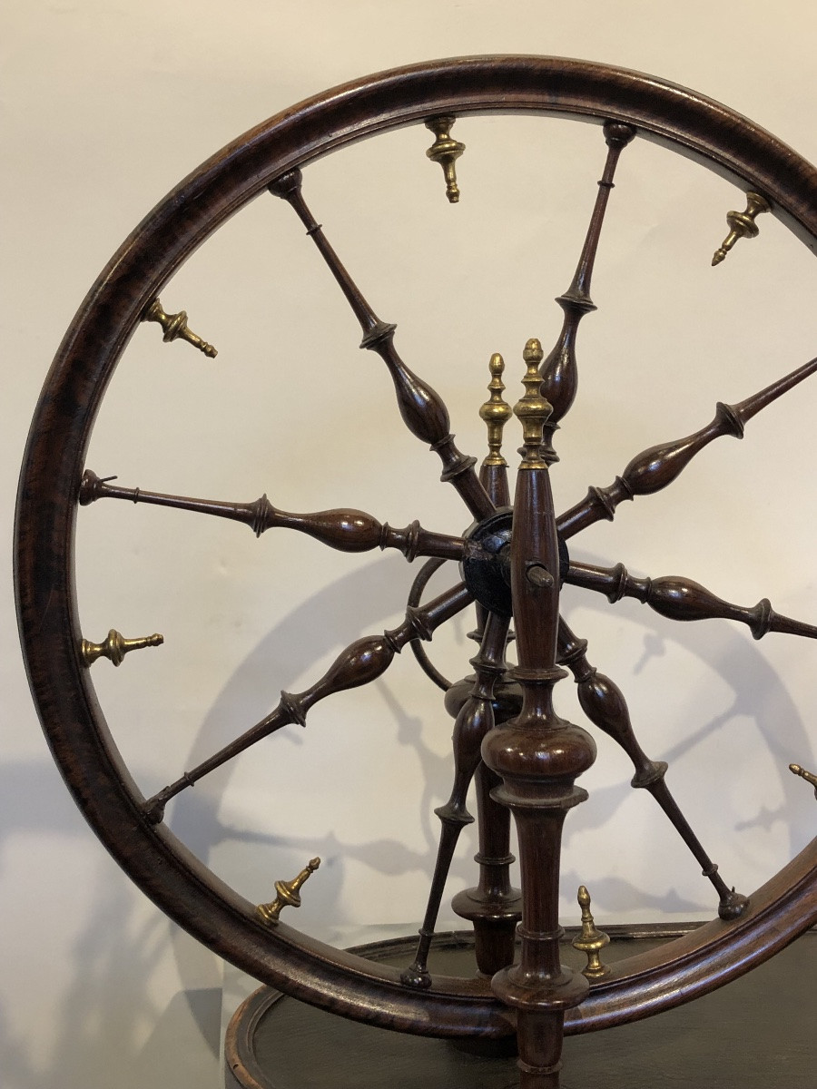 18th Century Table Spinning Wheel. -photo-5