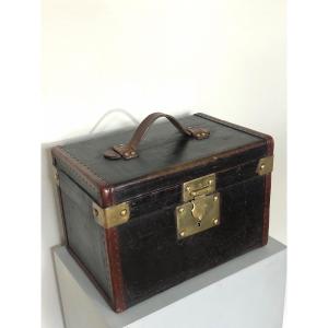 Late 19th Century Travel Case From Maison J. Berne In Lyon. 