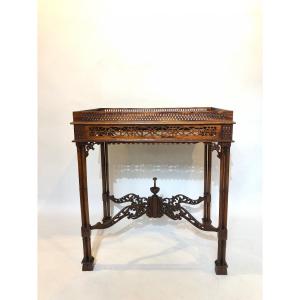 Mahogany Tea Table Or Serving Table From The Late 19th Century. 