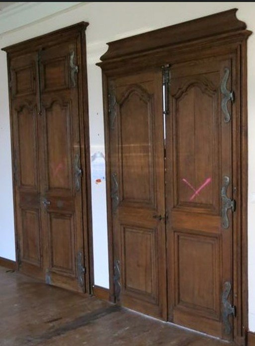 Louis XV Double Door With Its Mustache Hinges