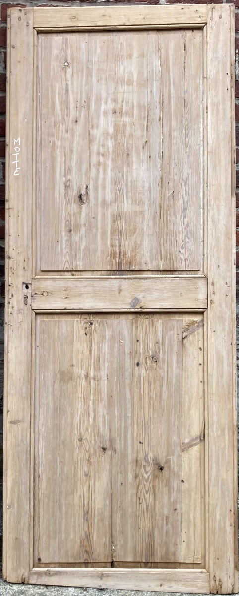 18th Century 4-door Stripped Cupboard Front-photo-3