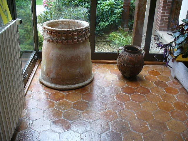 Early 19th C. Terra Cotta Floor Tiles - 62 M2 Of 19 Cm X 19 Cm  Hexagons