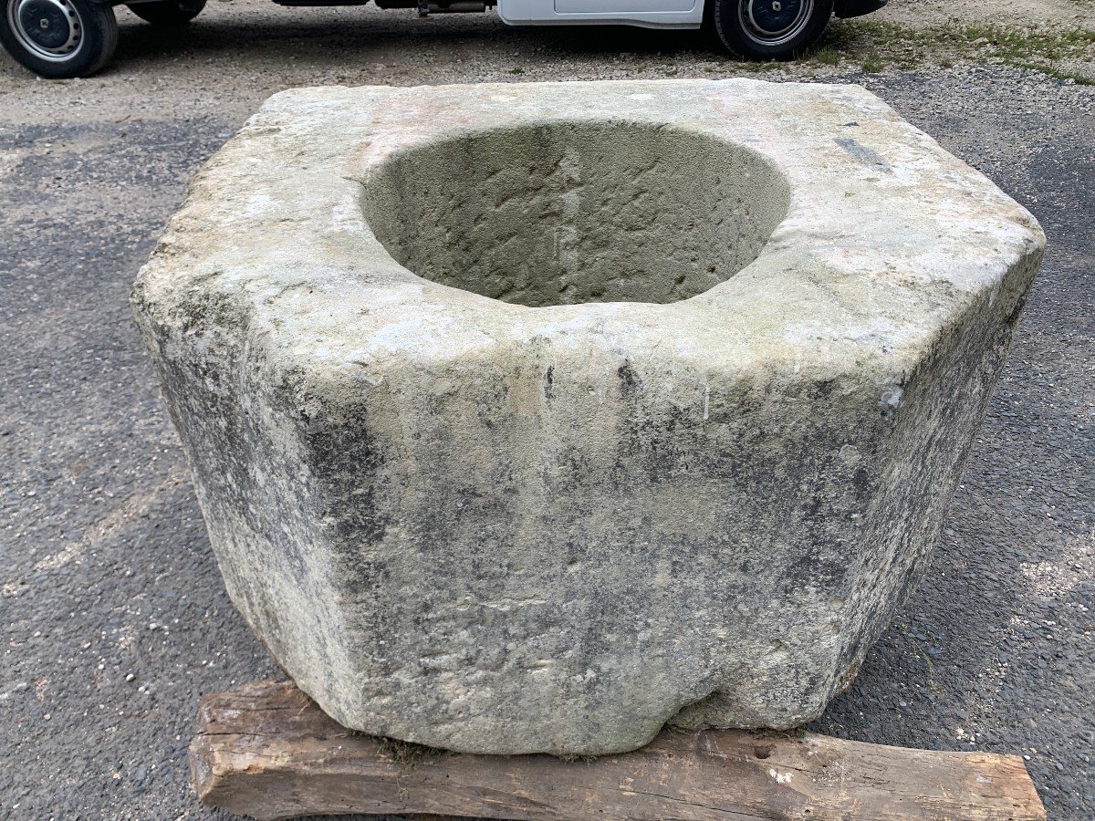 Burgundian Well - 17th Century-photo-4