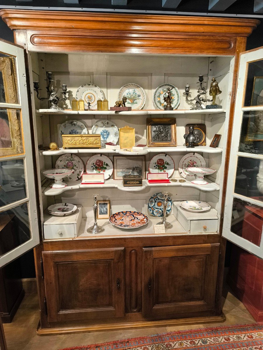 18th Century Walnut Display Cabinet-photo-2