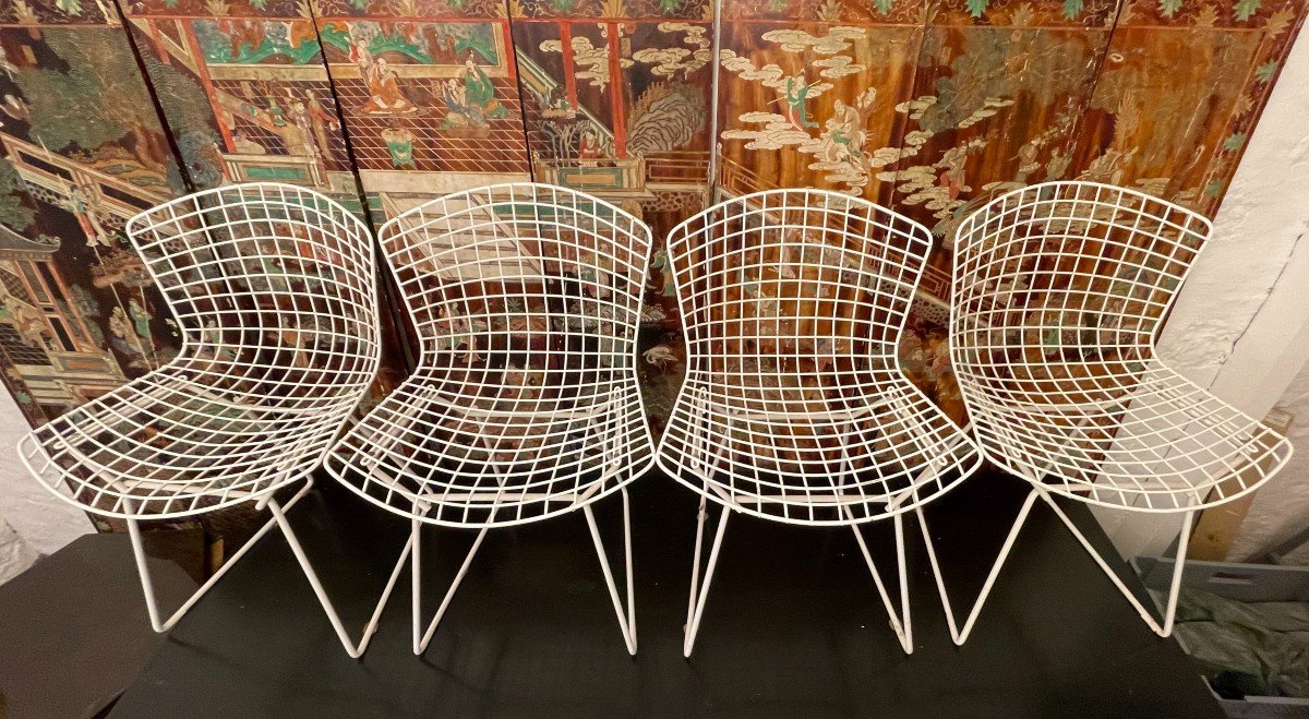 Harry Bertoia (1915-1978), Suite de Quatre Chaises Modèle Wire En Maille de Fer d'Acier Laqué Blanc édition KNOLL-photo-2