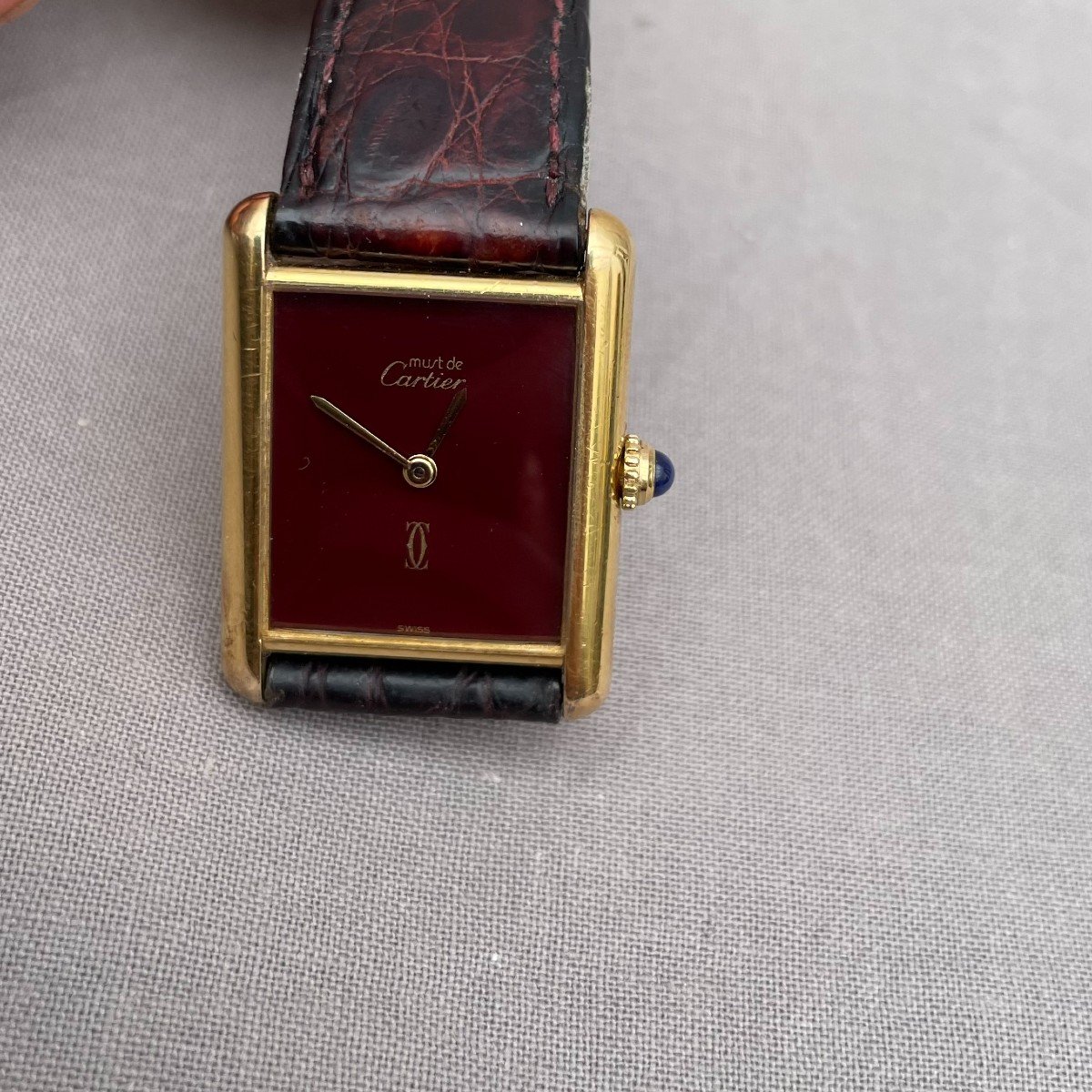 CARTIER Tank Must homme femme Montre bracelet en vermeil. GM  Coffret boite  et papiers de garantie d'origine cadran Bordeaux Grenat uni année 1993-photo-3