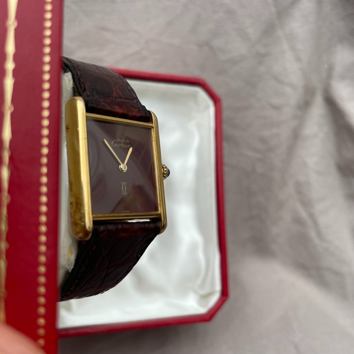 CARTIER Tank Must homme femme Montre bracelet en vermeil. GM  Coffret boite  et papiers de garantie d'origine cadran Bordeaux Grenat uni année 1993-photo-6