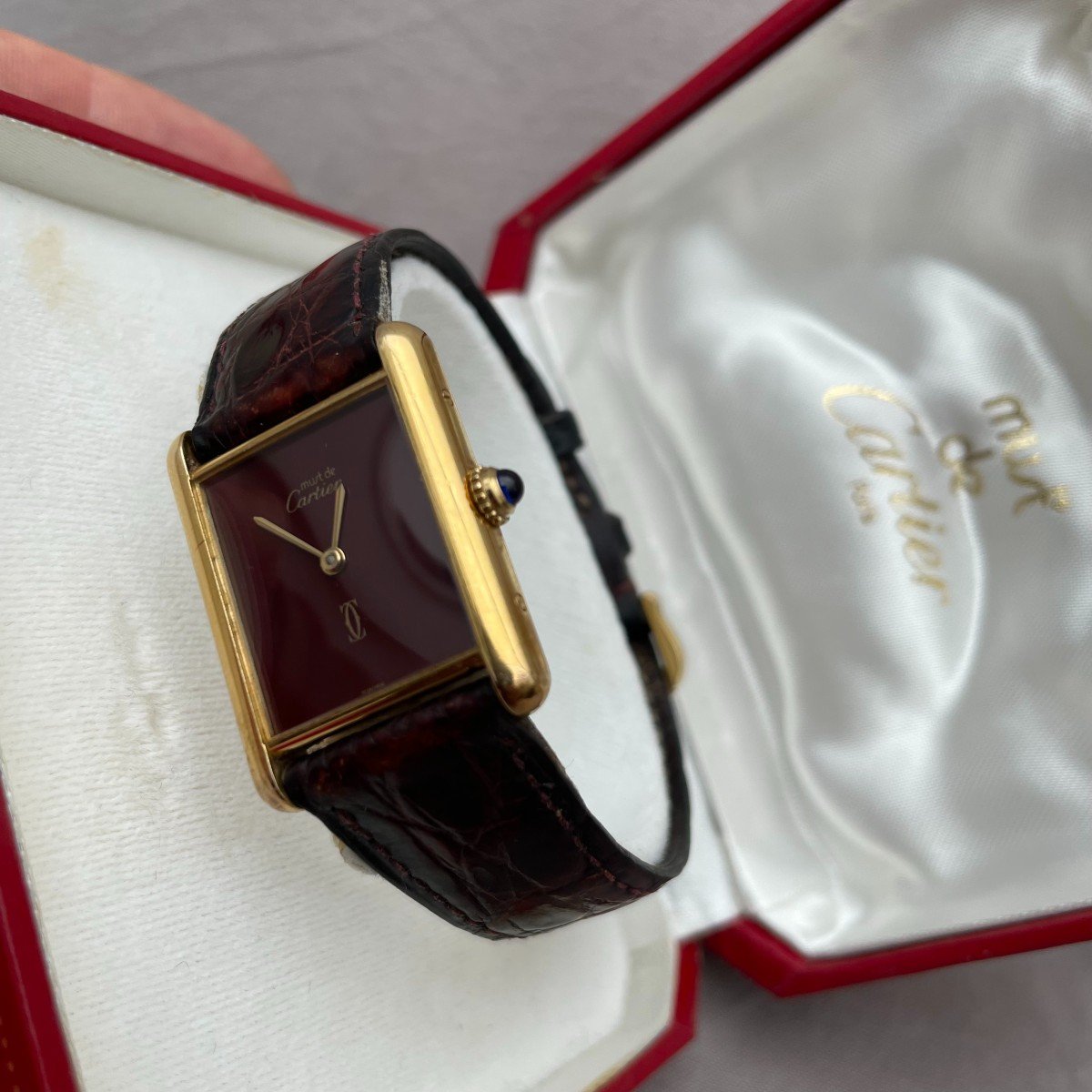 CARTIER Tank Must homme femme Montre bracelet en vermeil. GM  Coffret boite  et papiers de garantie d'origine cadran Bordeaux Grenat uni année 1993-photo-8