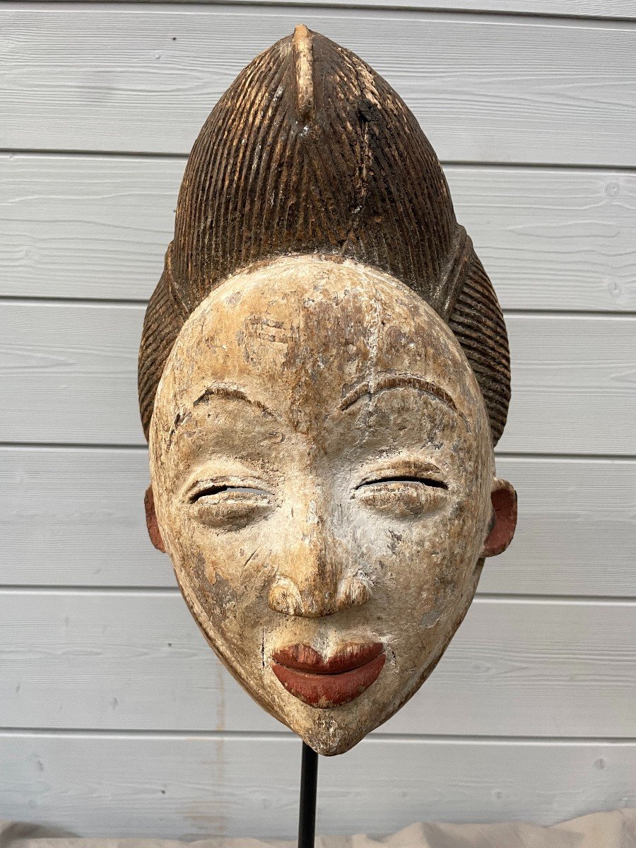 Masque d'Initiation Okuyi Punu, Gabon. Bois De Fromager, Kaolin, Pigments Rouges. H. 38cm -photo-4