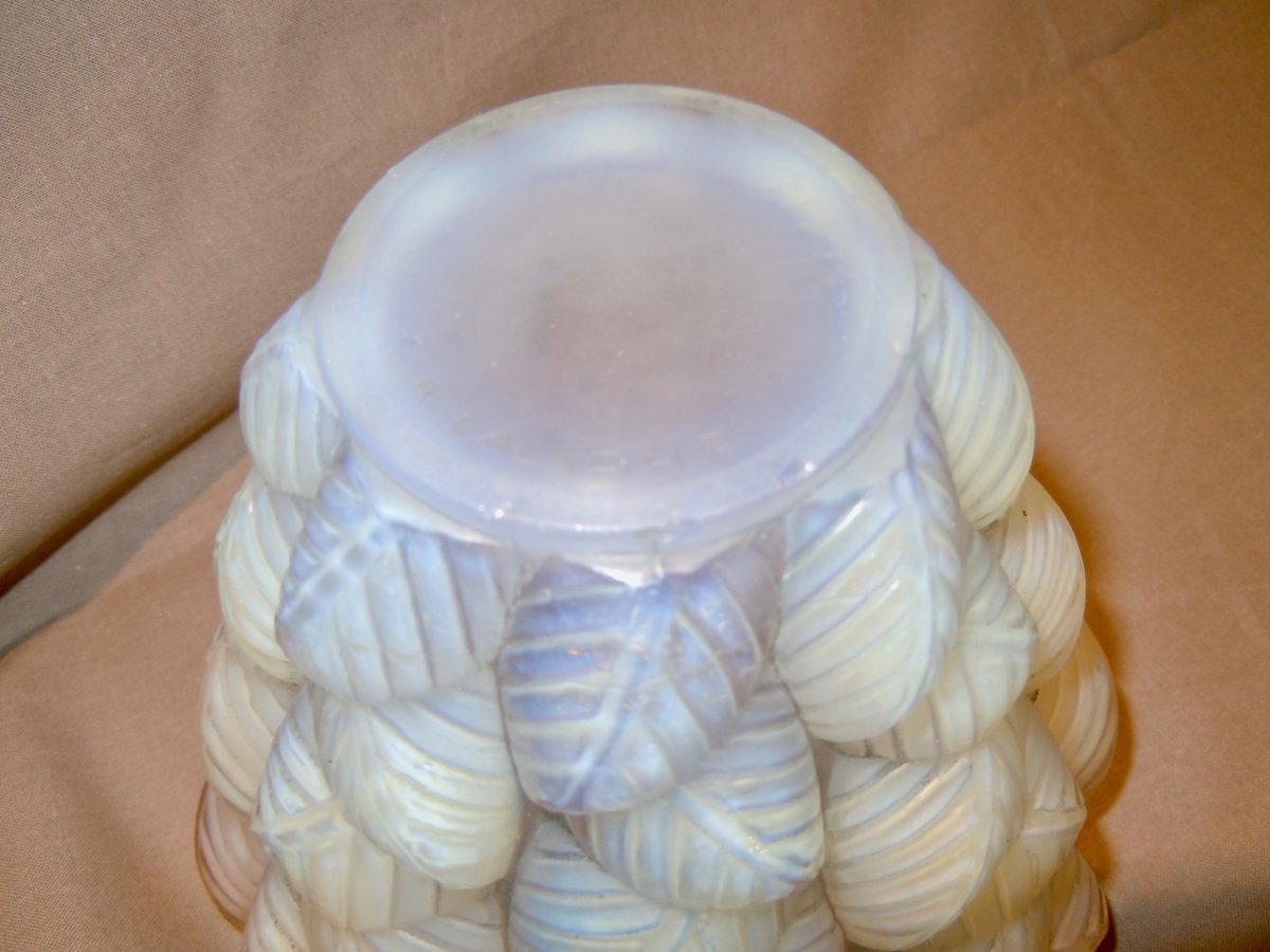 René Lalique (1860 - 1945) Vase Moissac Verre Opalescent 1927 Signé R.Lalique  Art Deco-photo-1