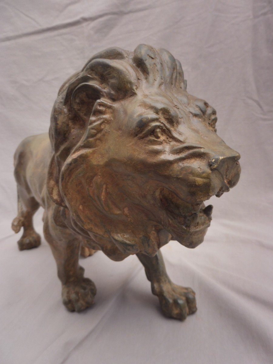 Pierre Chenet XX&egrave;me si&egrave;cle  Lion Rugissant  en marche Epreuve en Bronze Patin&eacute; et cachet  de Fondeur 47x24 Ccm-photo-1