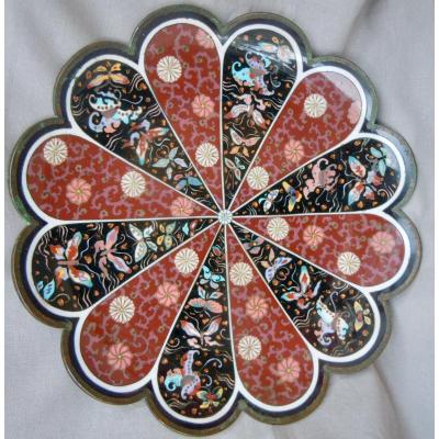 Japan - Meiji Period (1868 - 1912) Cloisonne Bronze Dish Polychrome Enamel Chrysanthemums And Butterflies