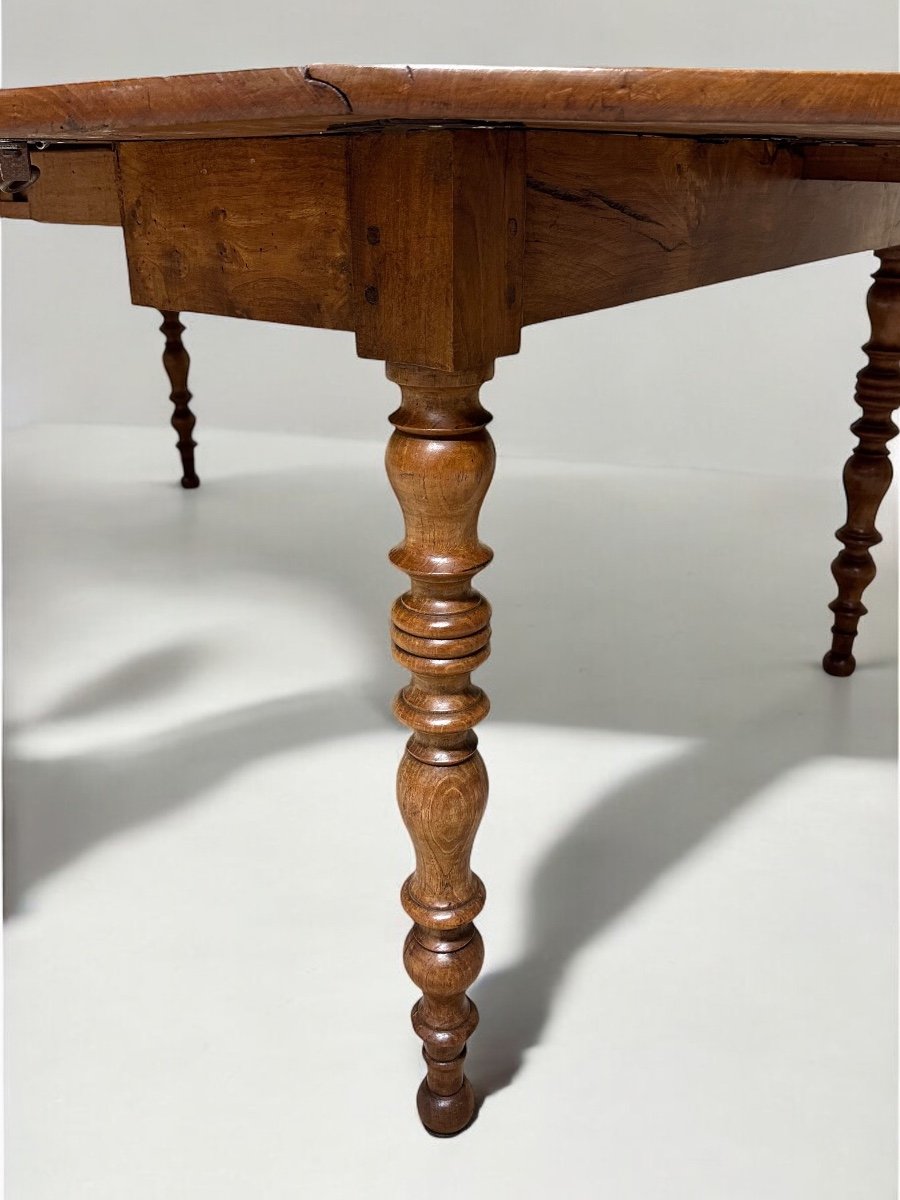 19th Century Round Elm Table -photo-4