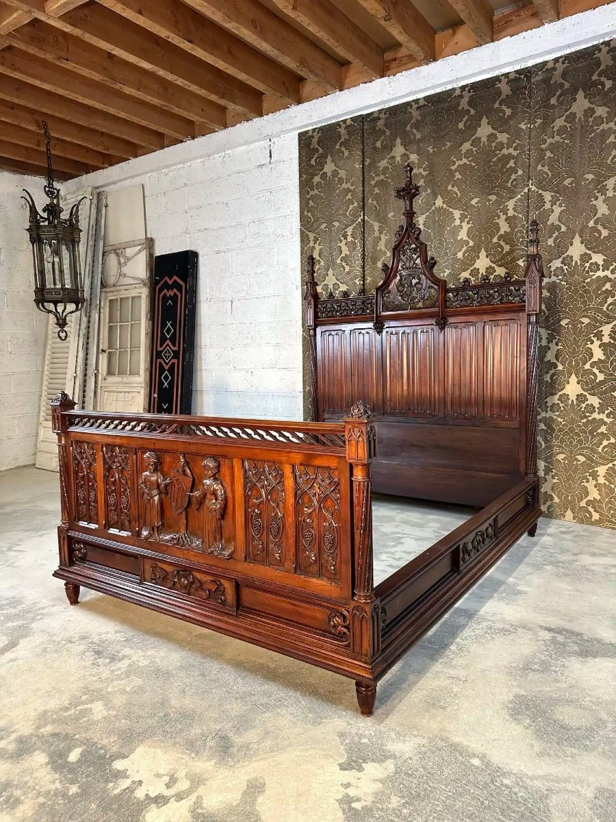 19th Century Gothic Style Walnut Bed-photo-3