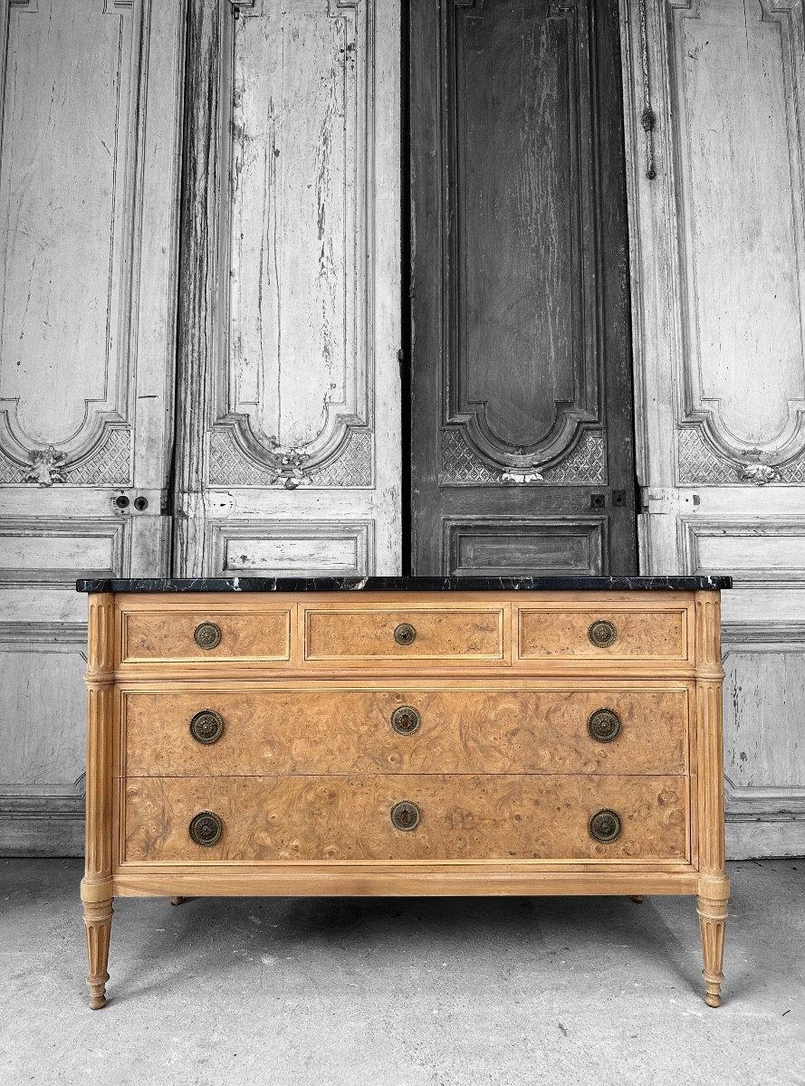 Commode De Style Louis XVI Dessus Marbre Noir