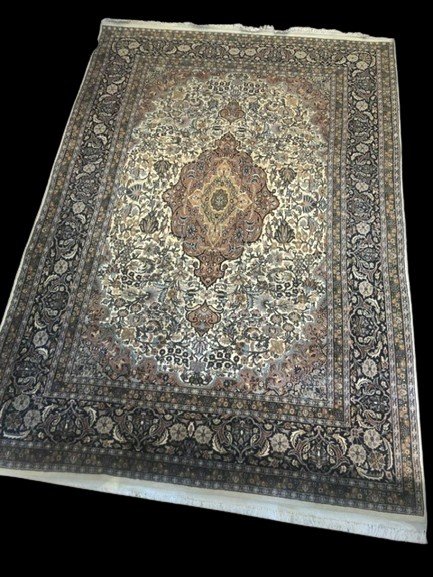 Indian Kashmir Wool & Silk Rug (circa 1980)-photo-4