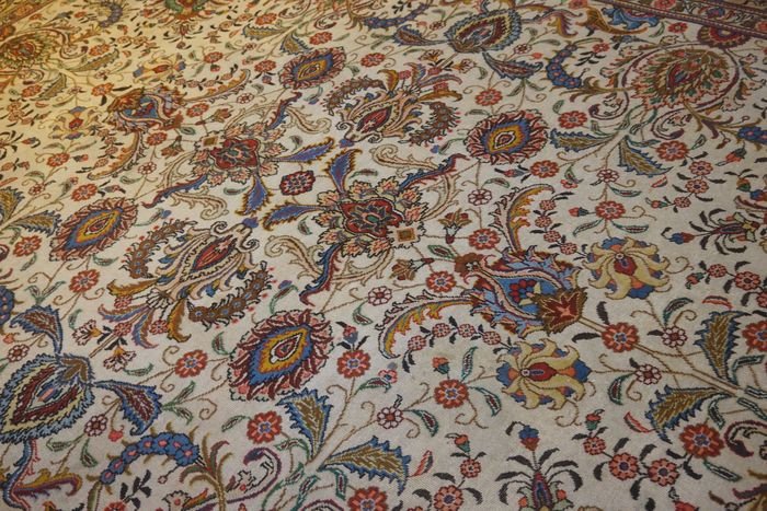 Large Persian Carpet Tabriz-photo-3