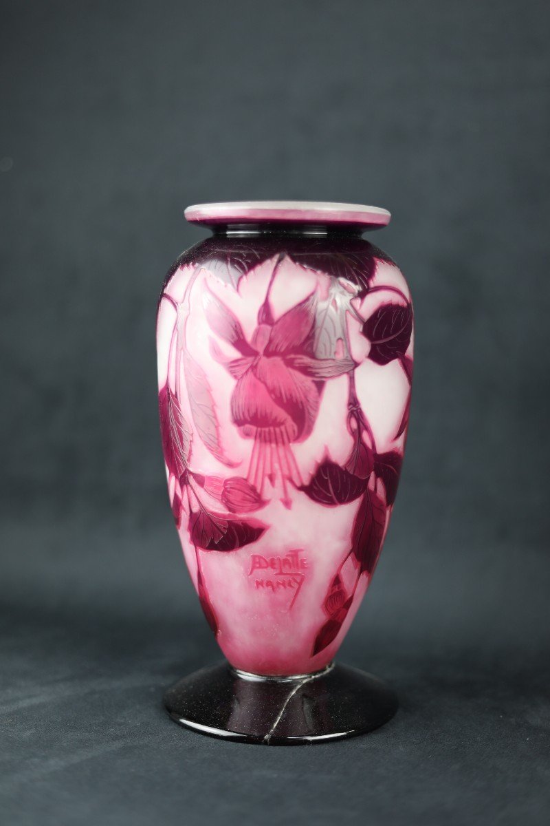 Multilayer Glass Vase By André Delatte With Fuchsia Flowers Design, Art Nouveau, 1920, Nancy