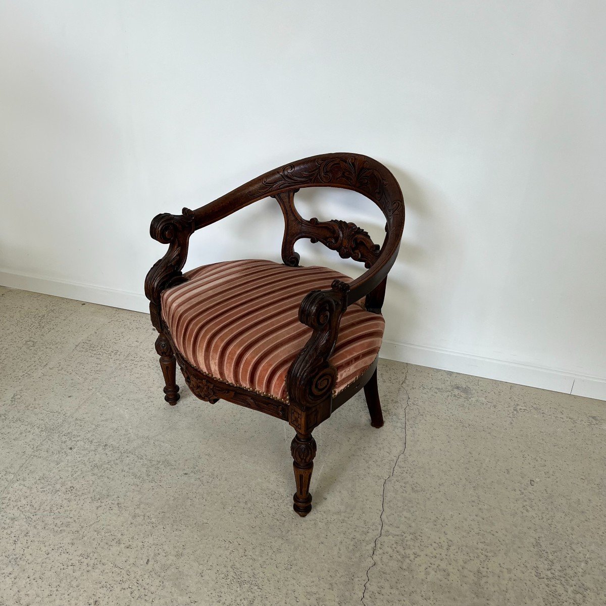 A Late 19th Century French Moulded And Carved Oak Gondola Back Office Chair-photo-2