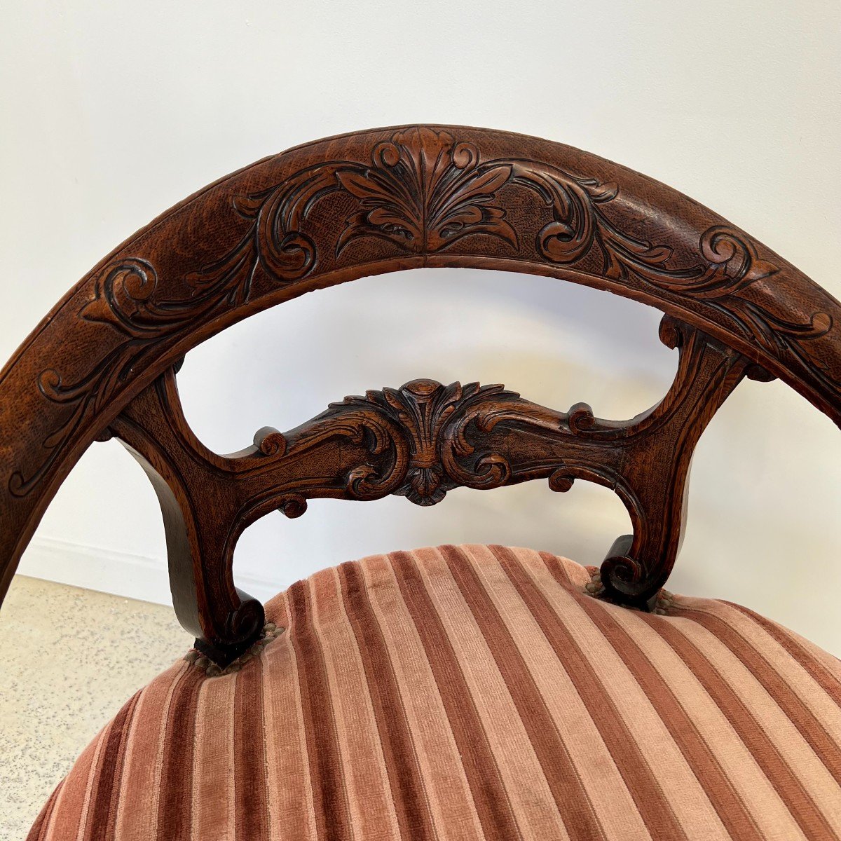 A Late 19th Century French Moulded And Carved Oak Gondola Back Office Chair-photo-3